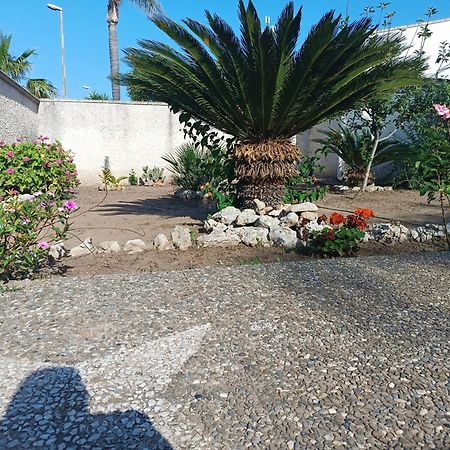 Il Giardino Di Sofia Charm And Comfort Apartment Torre dell'Orso Buitenkant foto