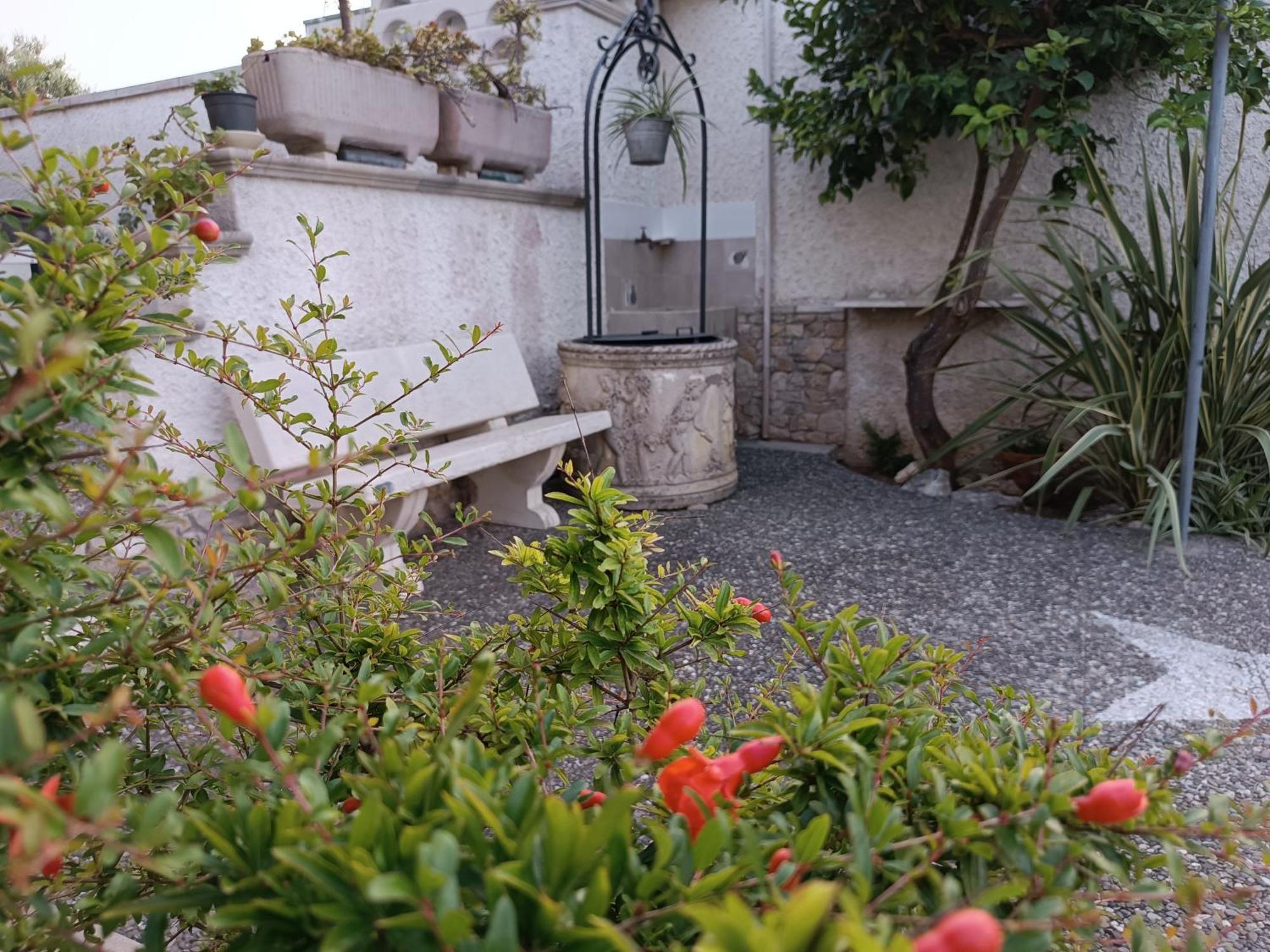 Il Giardino Di Sofia Charm And Comfort Apartment Torre dell'Orso Buitenkant foto